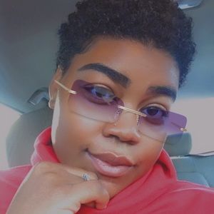 Meet your Posher, Briana